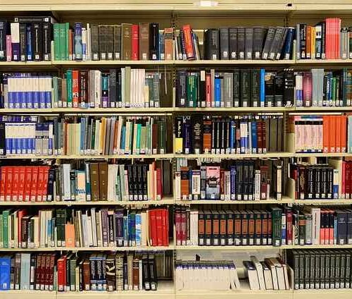 Dlaczego ludzie sięgają po narkotyki – główne przyczyny i motywacje