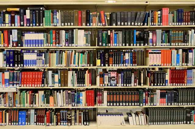 Dlaczego ludzie sięgają po narkotyki – główne przyczyny i motywacje