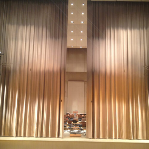 Teatralne kurtyny – dlaczego mają tak duże znaczenie