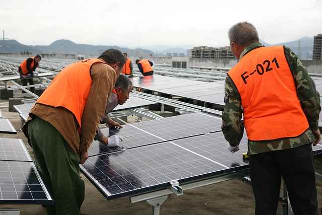 Jak dobrać moc instalacji fotowoltaicznej do domu – oszczędność i precyzja